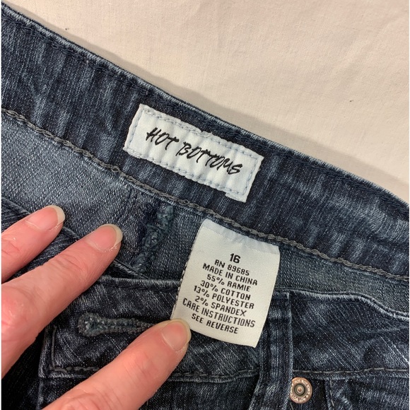 Hot Bottoms Jean Shorts with Stretch Size: 16 - Picture 3 of 7
